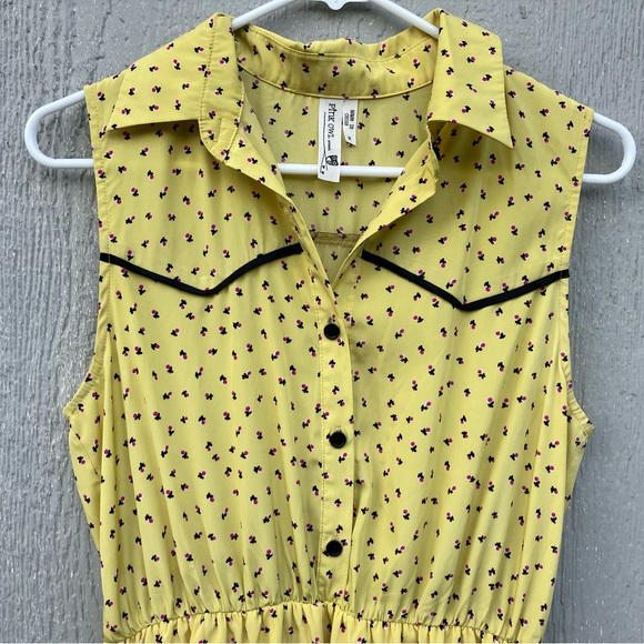 Gently worn, semi-sheer SUMMER dress. Buttons, seams & waist elastic in tact. - Picture 4 of 6